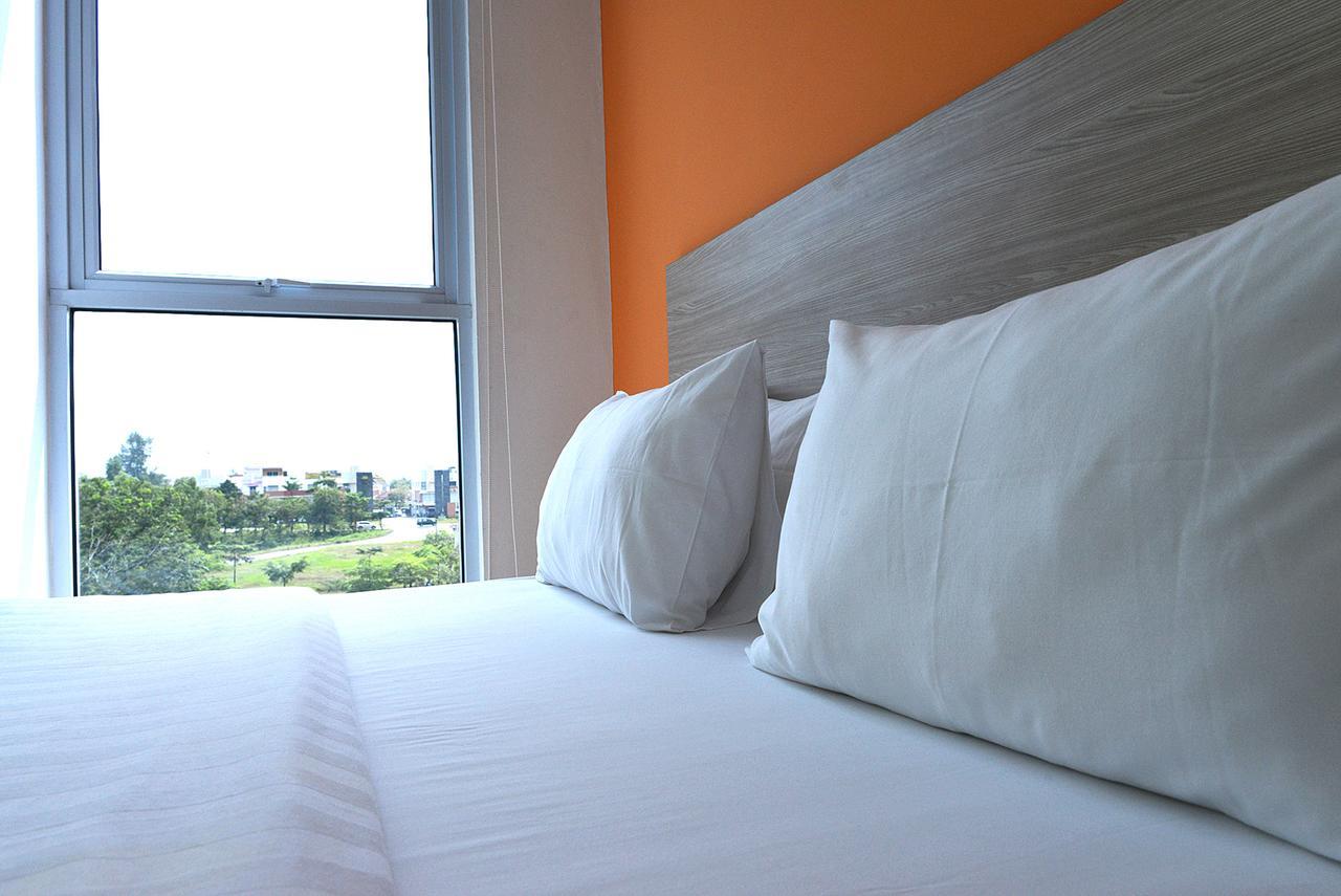 Fresh One Hotel Batam Buitenkant foto