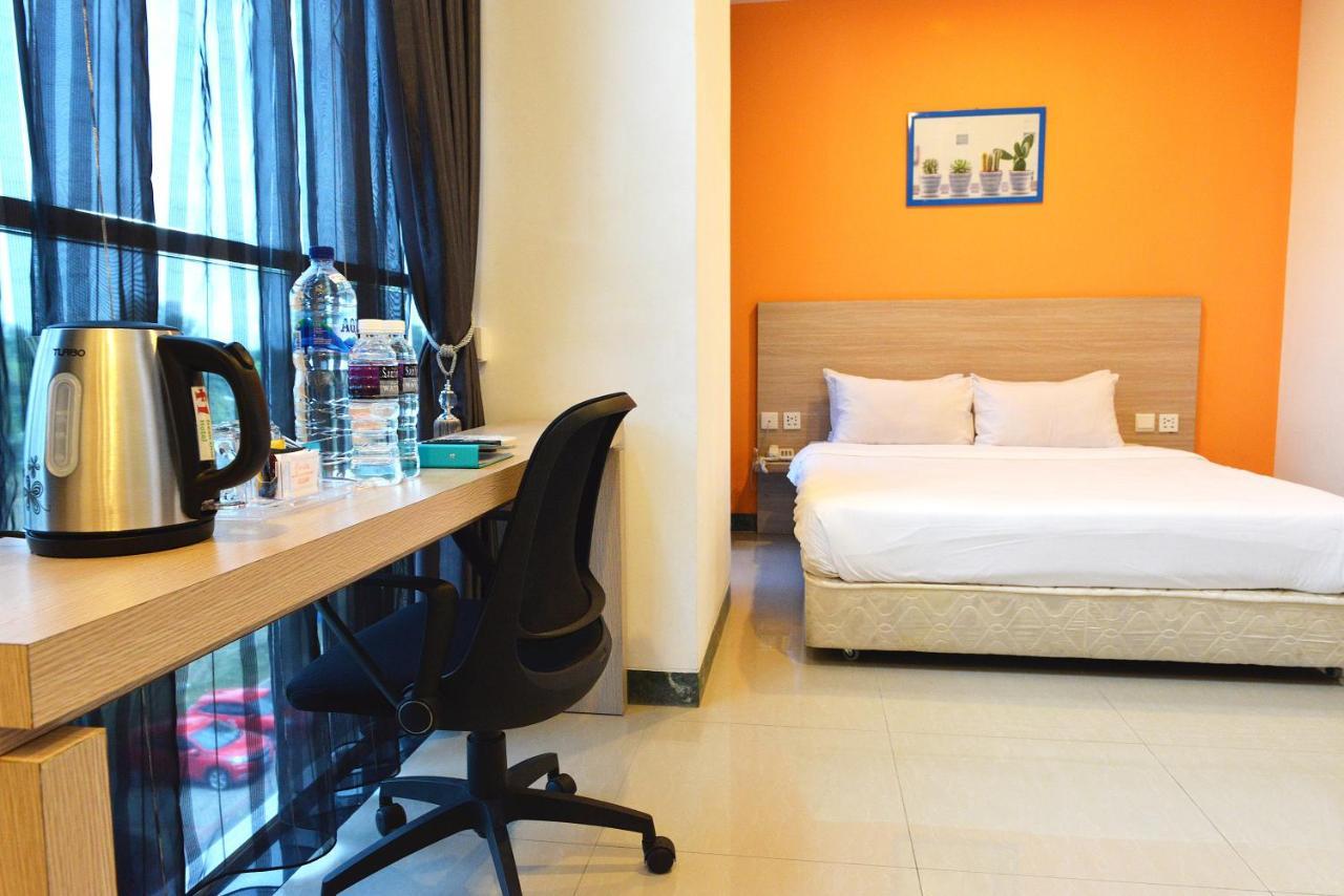 Fresh One Hotel Batam Buitenkant foto